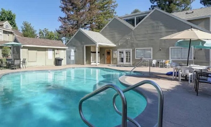 Roseville House | Fun 3B/2.5B+Pool Escape—Lots of Attractions Nearby