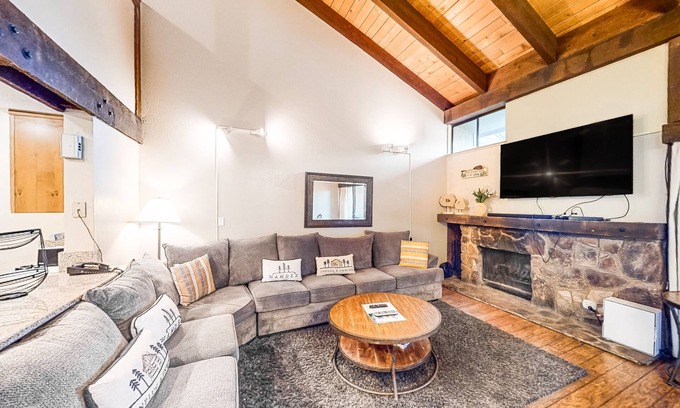 South Lake Tahoe House | Fun at your fingertips with private beach access & lakefront pool - near skiing