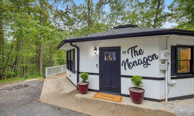 Arden House | Fun & Funky Deltec Home with Pool Table, Darts