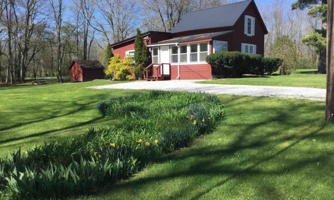 North Hero Cottage | Fun House near Lake Champlain!