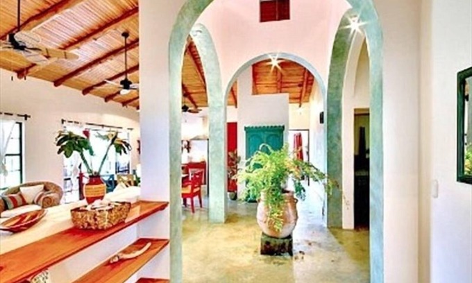 Hills of Esterillos House | FUN LOCAL VIBE LG POOL NEAR BEACH BBQ- PingPong Covered Terrace 24/7 Security