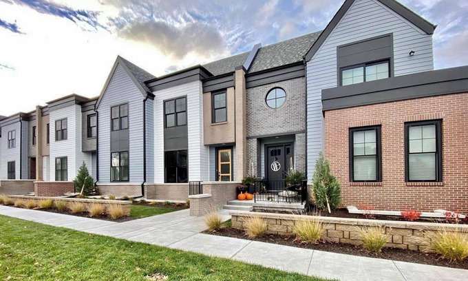 Lincoln House | Fun! New townhome, Near Memorial Stadium