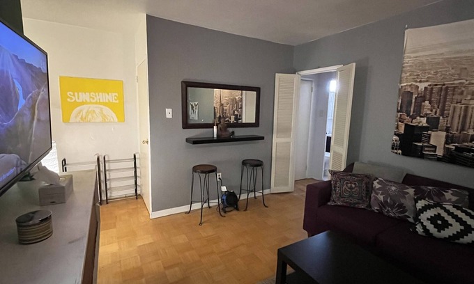 Parkdale Apartment | Funky Liberty Village Apt - Mins to Downtown!