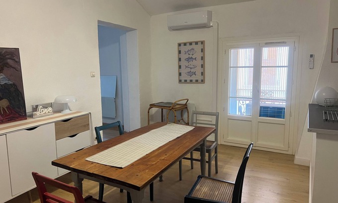 Saint-Jean Apartment | Furnished, air-conditioned apartment in a pedestrian street in the heart of the city.