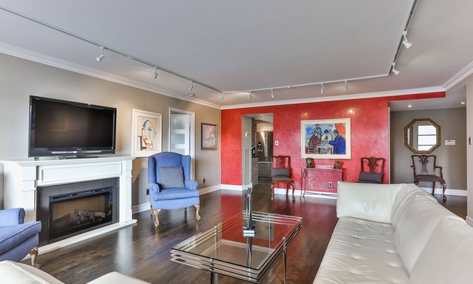Church and Wellesley Condo | Furnished Executive Condo Lease - 3 to 6 months (flexible) - Downtown Toronto