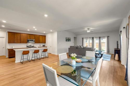 Haslet House | Furnished Executive Home - Corporate Housing