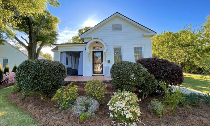 Summerville House | Furnished House in Historic Augusta Neighborhood with Beautiful Screened Porch