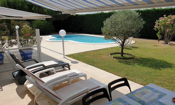 Soulac-sur-Mer House | Furnished studio, garden, swimming pool