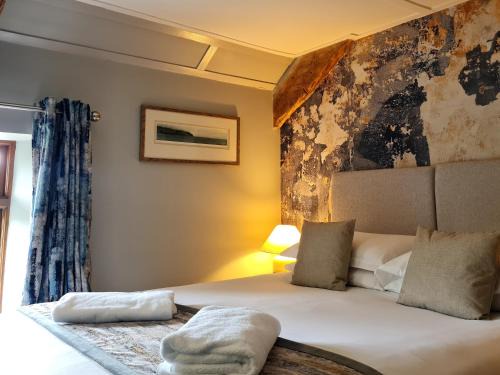 Buckfastleigh House | Furzeleigh Mill Inn