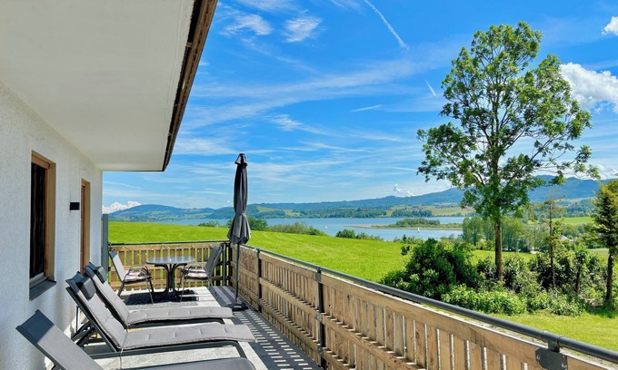 Seekirchen am Wallersee Apartment | Gästehaus "seeblick" Helle Terrassenwohnung am Wallersee v. den Toren Salzburgs