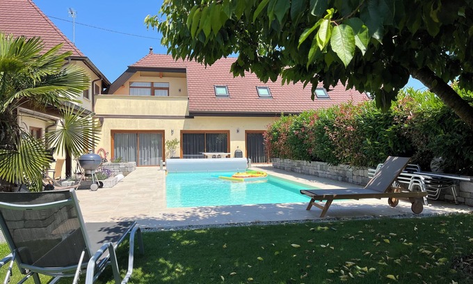 Kienheim House | Gîte Adapté Avec Piscine Partagée, à Proximité de Strasbourg