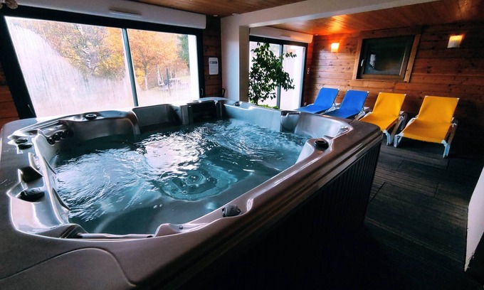 Dommartin-les-Remiremont Cottage | Gîte Capucine - Spa Jacuzzi Sauna Etang de pêche