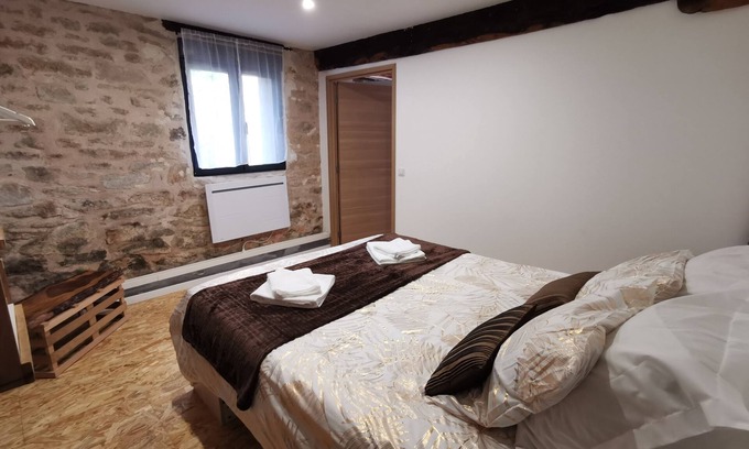 Chamboulive Apartment | Gîte Corrézien 3 pers. Heated swimming pool