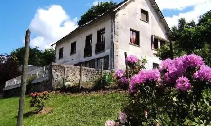 Saint-Hilaire-les-Courbes Villa | Gîte de France Communal gîte 2 ears of corn - Gîte de France 3 people