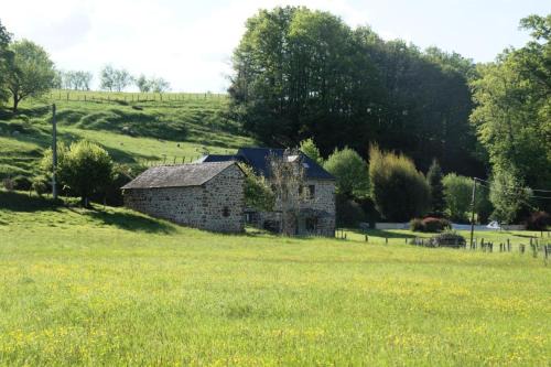 Saint-Bonnet-la-Riviere Apartment | Gîte de France à Saint-Bonnet-la-Rivière 3 épis - Gîte de France 8 personnes MAE-8984