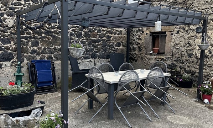Saint-Diery House | Gîte de la Bichonette Accessible en Fauteuils. Animaux de Compagnie Acceptés