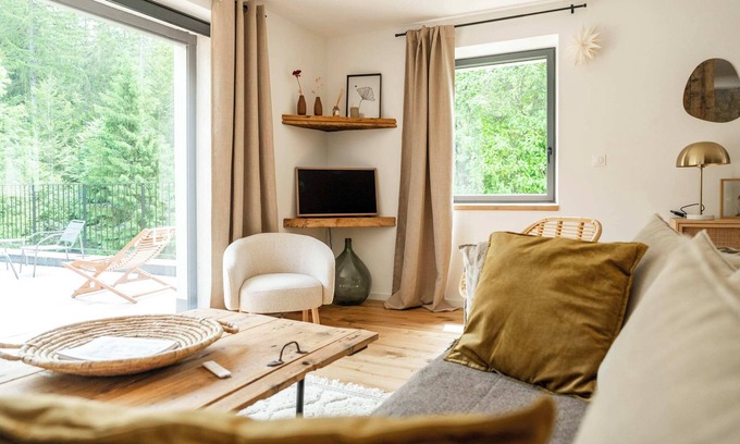 Premanon Apartment | Gîte de prestige dans ferme en pierre, au cœur de la nature