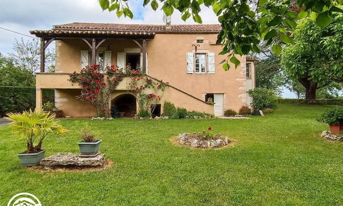 Le Montat House | Gîte du Peyrat - LE MONTAT
