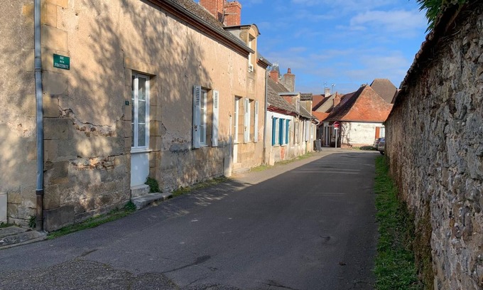 Ygrande House | Gîte du Sabotier near the spa Bourbon l'Archambault pets welcome