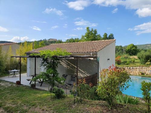 Saint-Martin-de-Castillon House | Gîte Hanna en Luberon - Le Boisset de St Martin de Castillon