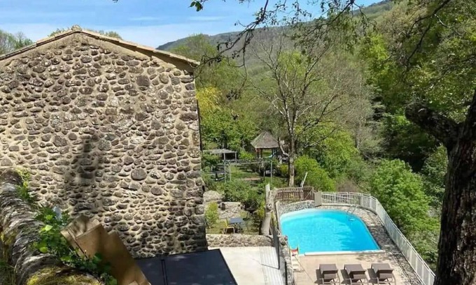 Rochessauve House | Gîte la Cascade en Bord de Rivière Avec Cascade - Domaine au Chti Ardéchois