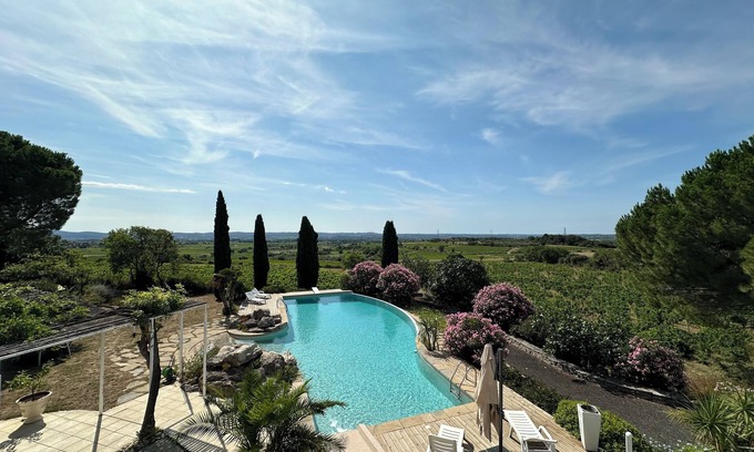 Saint-Guiraud House | Gîte la Majorelle T3 de 92 m² + Terrasses, Jardin