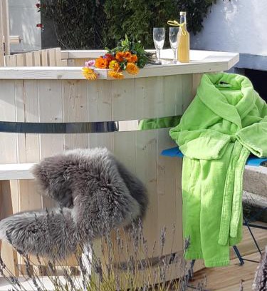 Les Fontenelles House | Gîte La petite maison horlogère jacuzzi & sauna , prêt de raquettes des neiges