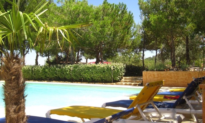 Montseret Bed & Breakfast | Gîte Le Cabanon, Avec Piscine Idéal 2 Adultes et 2 Enfants