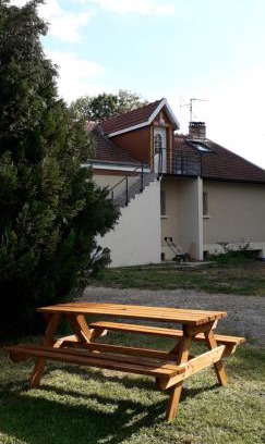 Sainte-Menehould Apartment | Gîte Les Chevaliers fous