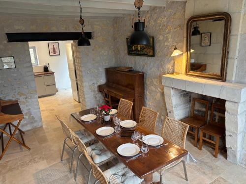 Cravant-les-Coteaux House | Gîte les Huttières