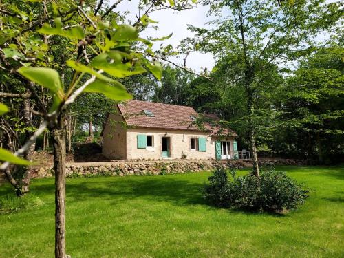 Saint-Georges-de-la-Couee House | Gîte paisible, tout confort avec grand terrain, garage, Wi-Fi, proche du Mans et de la vallée du Loir - FR-1-410-394
