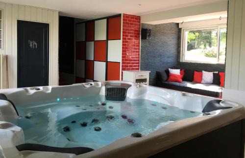 Freulleville House | Gîte piscine jacuzzi privatisés Clos Valentin