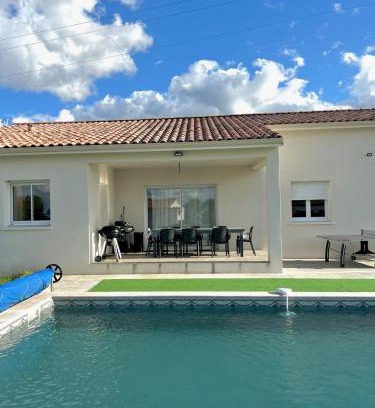 Frespech Villa | Gîte pour 8 personnes