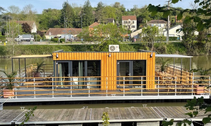 Bennecourt Boat Rental | Gîte Seine et Nature : Le Capitaine