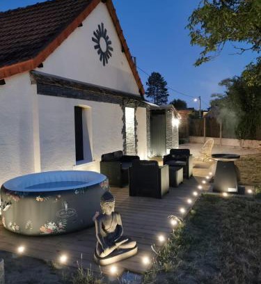 Chaon House | Gîte Sologne avec piscine & jacuzzi 4P La Demeure du Faon, proche Lamotte-Beuvron Center Parcs Châteaux de la Loire, Zoo de Beauval