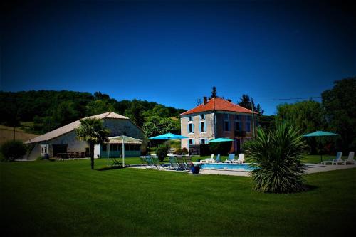 Roquecor House | Gîtes Grand Pré ! et la Roulotte de Roquecor