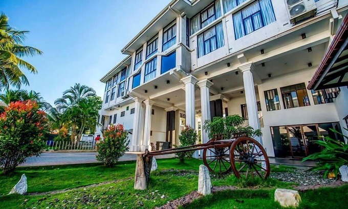 Mahiyanganaya Hotel | G.M.T. Sorabora Village Hotel