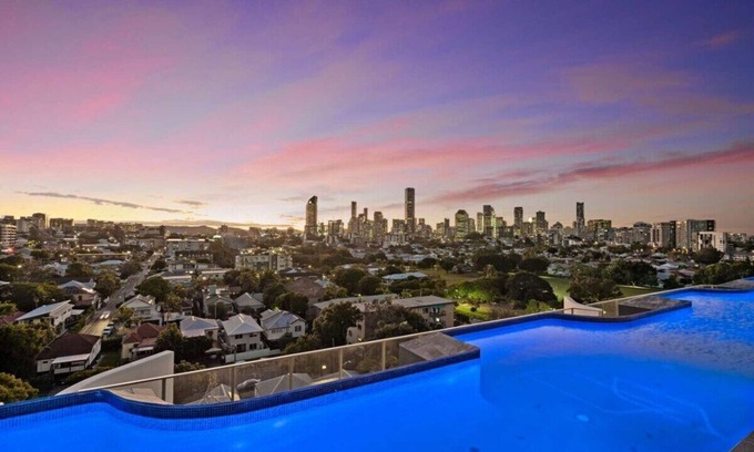 Kangaroo Point Apartment | Gabba Oasis - Luxury 3BR Apt & Pool