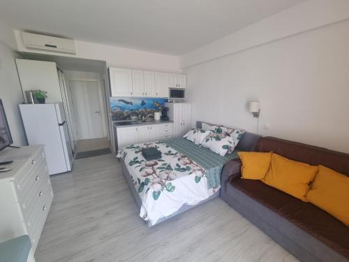 Neptun Apartment | Gabriel Blaxy