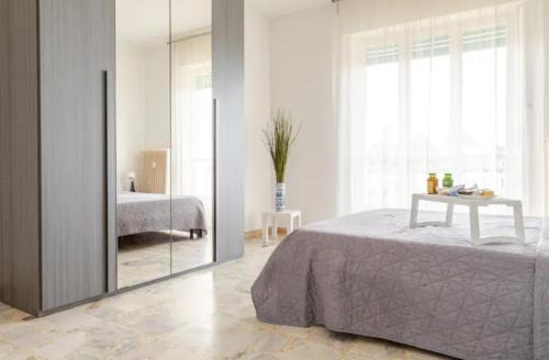 Santhia Apartment | Galileo Train Station Welcome A&A