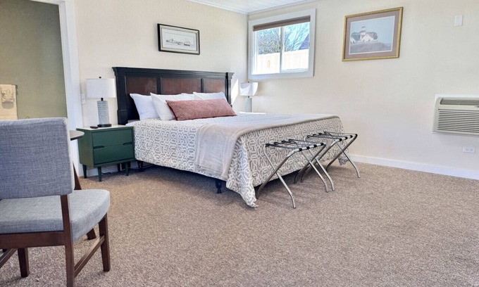 Hulls Cove Hotel | Gallagher's Travels Room Eleven (King)