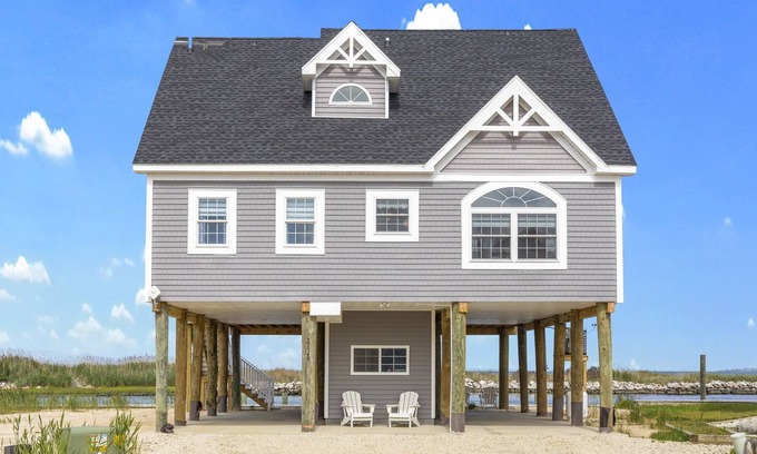 Captain's Cove House | Gallops Point - Luxury on the Chincoteague Bay!