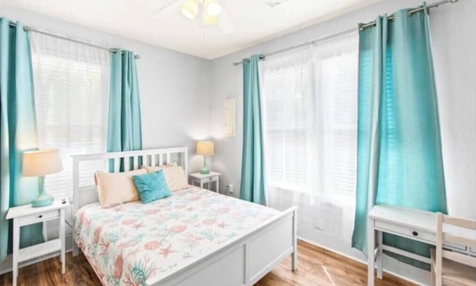 Galveston House | Galveston Getaway: 3BR w/Games & Near Beach