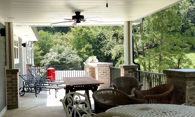Blacksburg House | Game day rental with a patio to die for