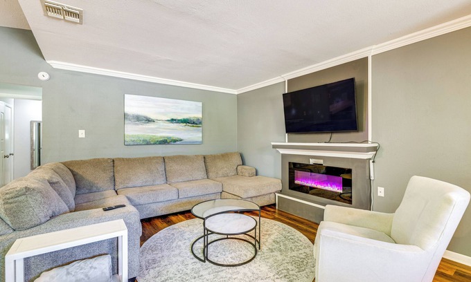 South Side House | Game Room & Grill: Family Home in Corpus Christi!