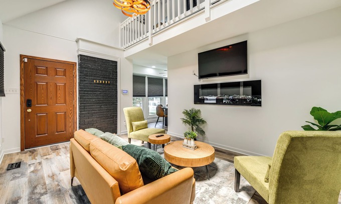 Bermuda House | Game Room + Yard: Updated House in Chester!