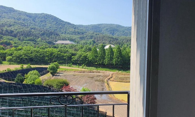 Sojin-gol Villa | Gamseong House