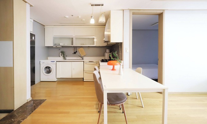 Yeoksam Apartment | Gangnam apartment 82m2 2 bedrooms 2private bathrooms gangnam style 2bdr