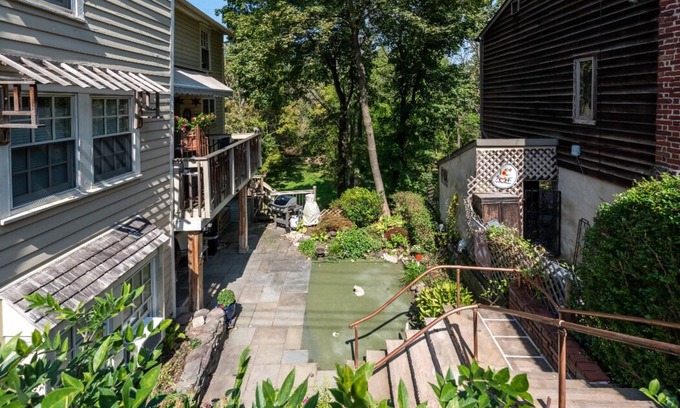New Hope Apartment | Garden Apartment grand View Bridge,stream, downtown New Hope