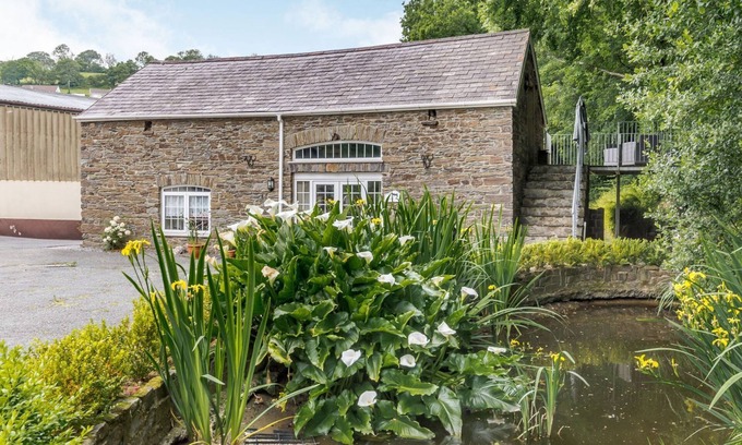 Llandysul Cottage | GARDEN APARTMENT, pet friendly, country holiday cottage in Llandysul